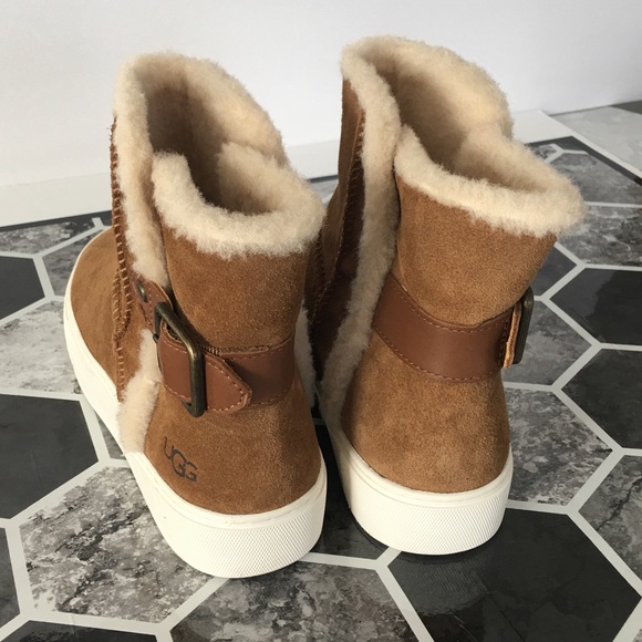 UGG AIKA SNEAKERS - Picture 5 of 6